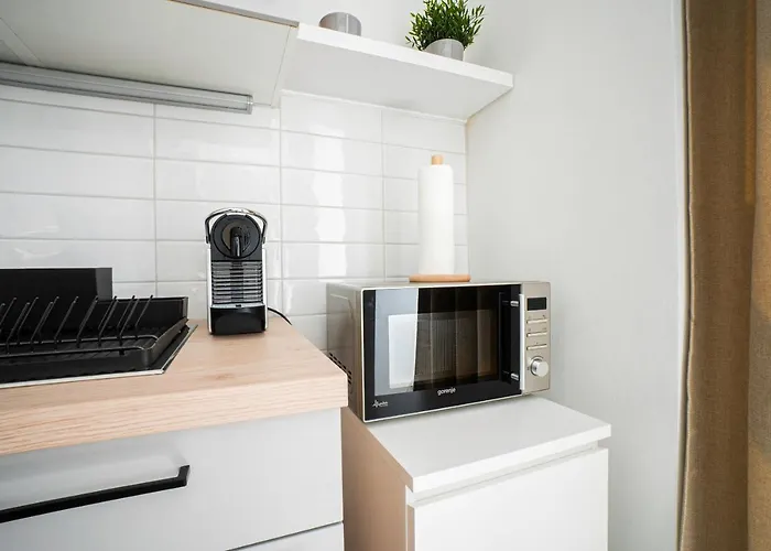 Chic Newly-renovated Steps From Subway In Vienna's Hernals District Βιέννη