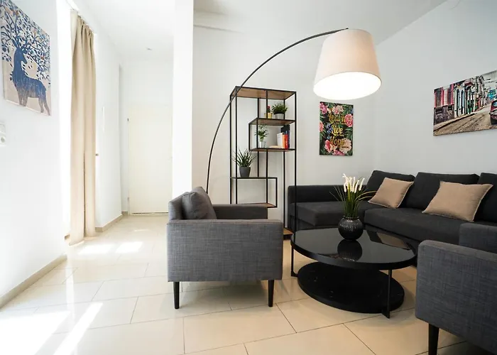 Διαμέρισμα Chic Newly-renovated Steps From Subway In Vienna's Hernals District *